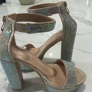 Delicacy High Heels Ankle Buvle Rhinestone Bling Shoes. Size 7